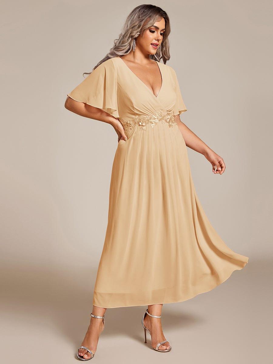 Plus Size Elegant Short Sleeves V-Neck Floral Applique Wedding Guest Dress #color_Champagne
