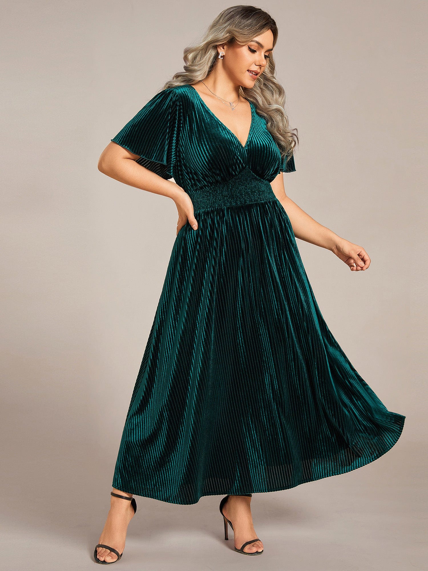 Plus Size A-line V-Neck Short Sleeve Pleated Velvet Fall Wedding Guest Dress #color_Dark Green