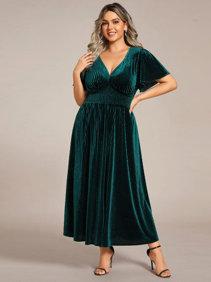 Graceful V-Neck Waist Design Short Sleeves Fall Velvet Midi Wedding Guest Dress #color_Dark Green