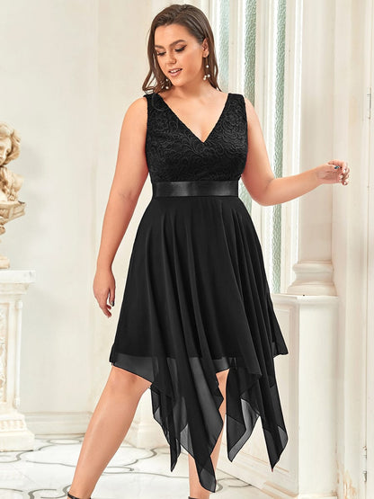 Plus Size Stunning V Neck Lace & Chiffon Prom Dress for Women #color_Black