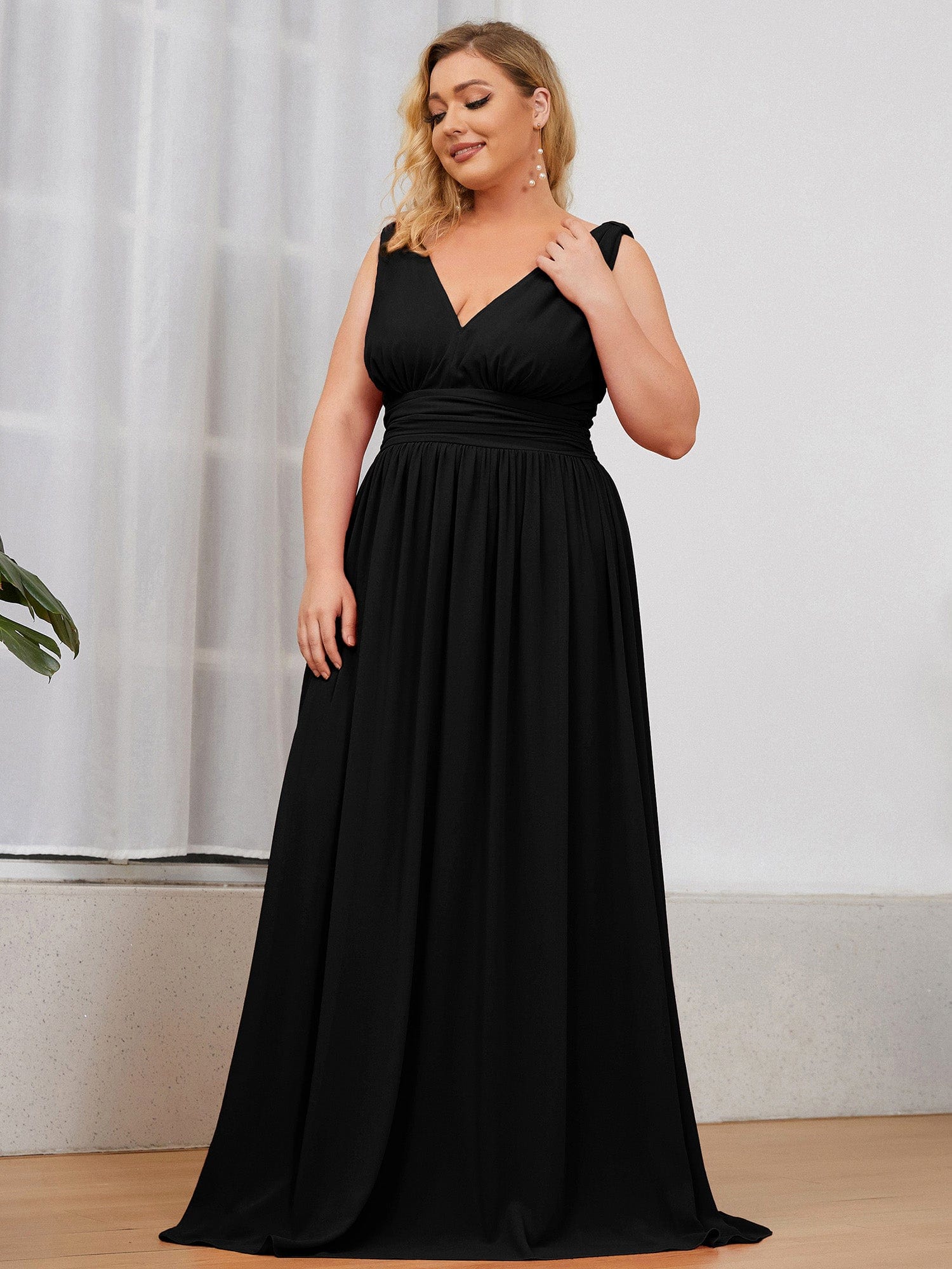 Plus Size Sleeveless V-Neck Semi-Formal Chiffon Bridesmaid Dress #color_Black