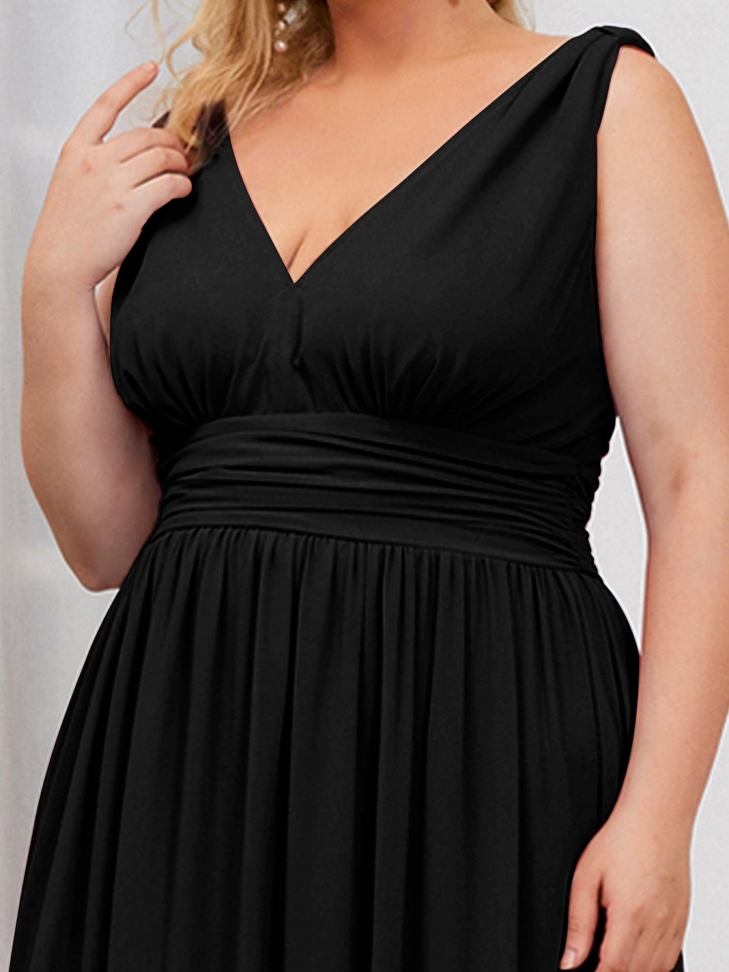 Plus Size Sleeveless V-Neck Semi-Formal Chiffon Bridesmaid Dress #color_Black