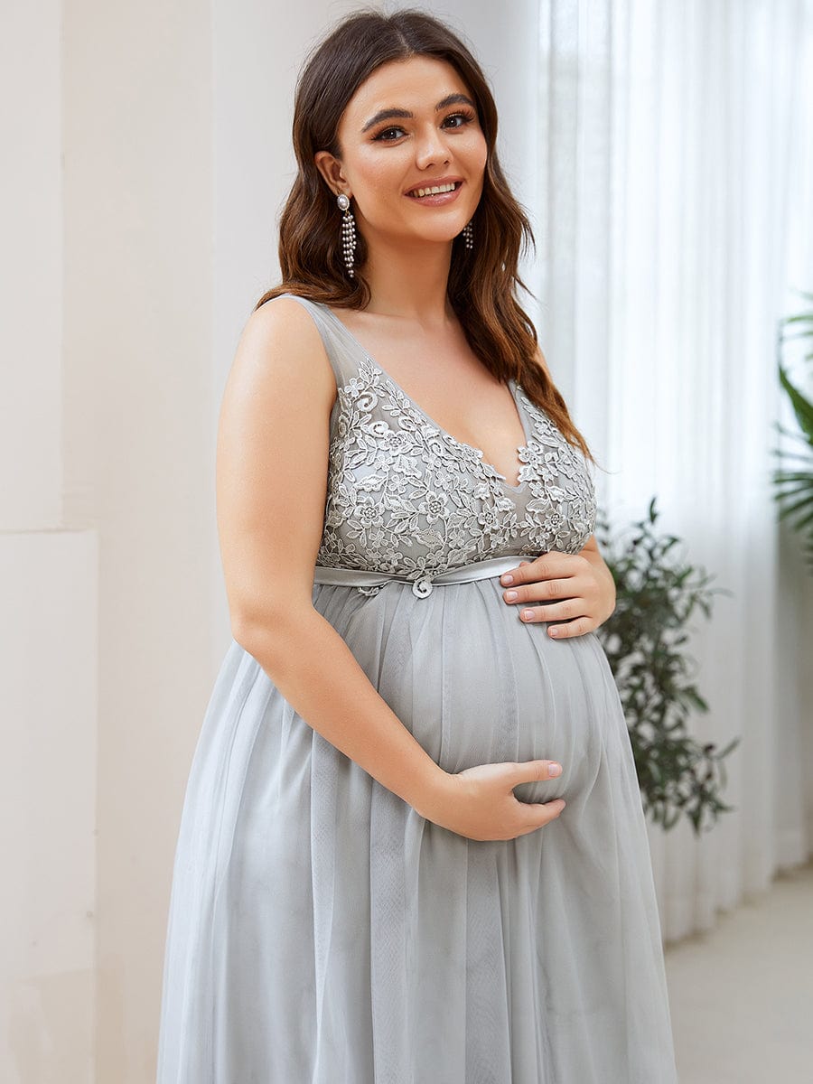 Plus Size Double V-Neck Lace Bodice Long Flowy Maternity Dress #color_Grey